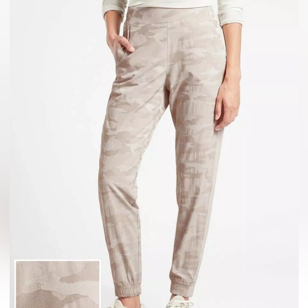 Athleta Brooklyn Jogger 8 Abalone Grey Camo.